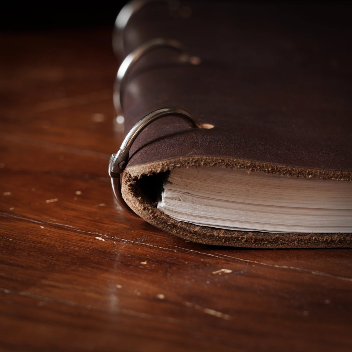 Script Cut - Refillable Leather Binder