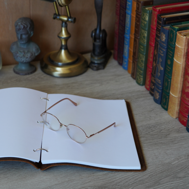 Script Cut - Refillable Leather Binder