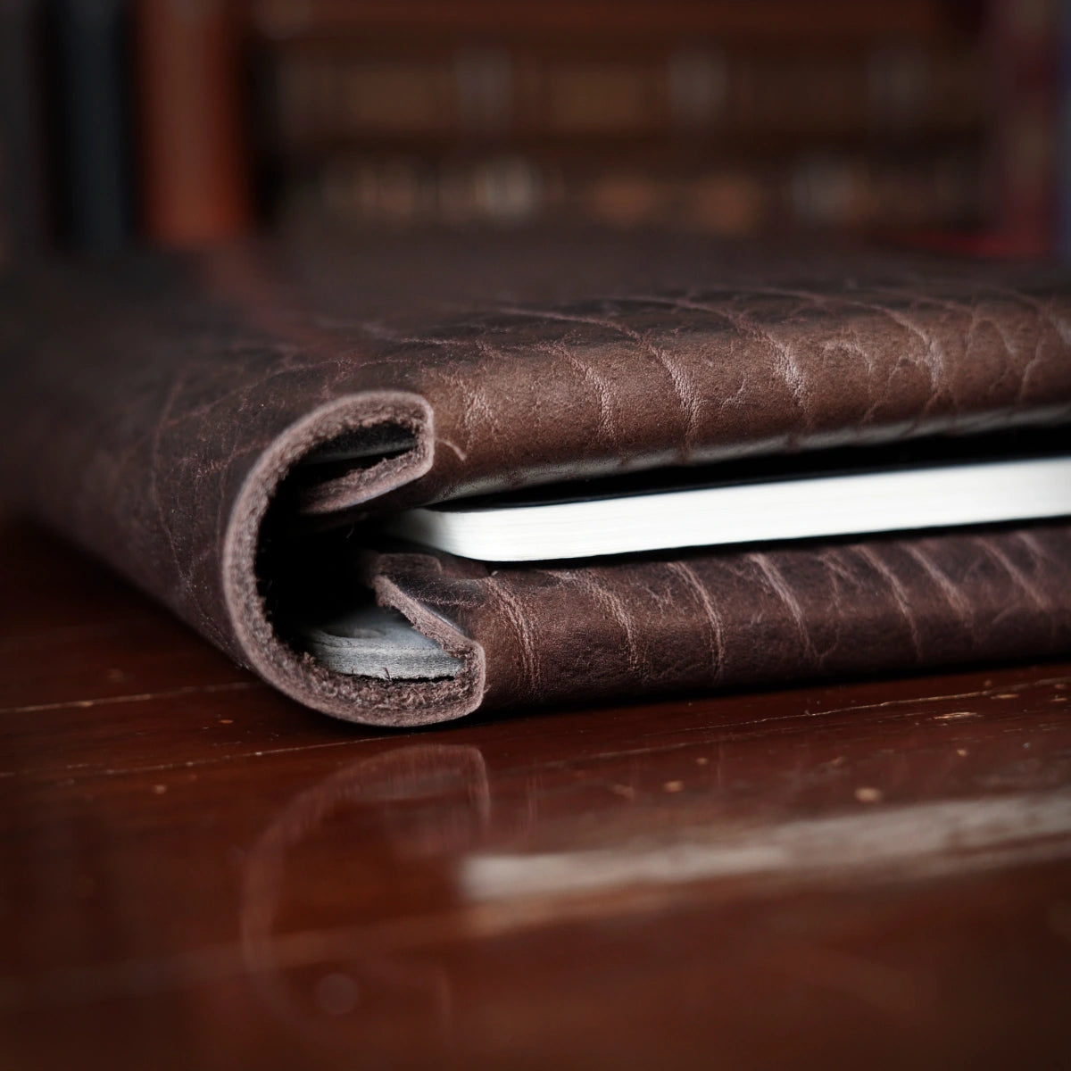 Signature Collection - Travel Cut - Refillable Leather Folio